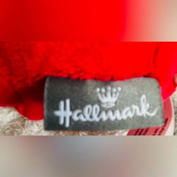 Hallmark Peanuts Snoopy 6” Microfibre Plush wearing Red Pajamas and Hat - EUC - Picture 5 of 8